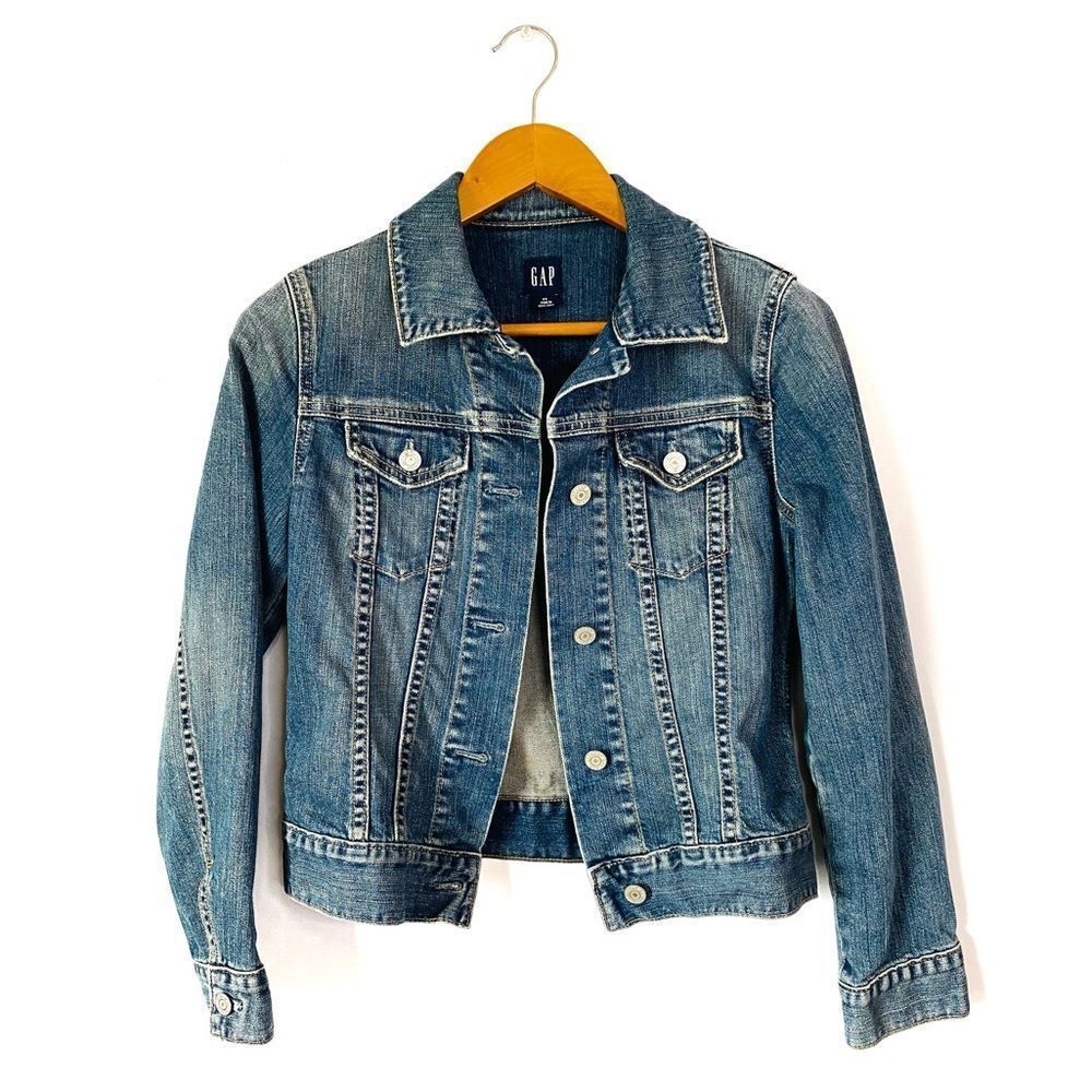 GAP BLUE JEAN DENIM BUTTON DOWN TRUCKER JACKET
